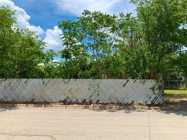 1601 W Pearl St, Granbury, TX 76048